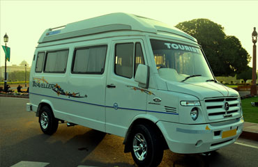 9 Seater Tempo Traveller in Hamirpur